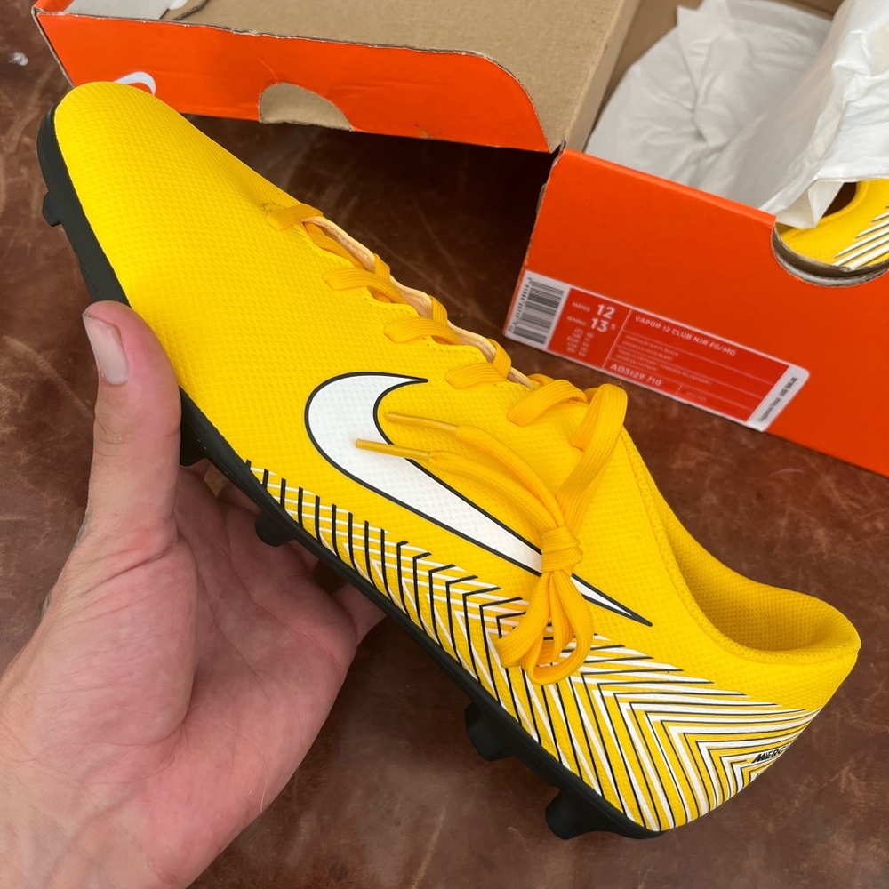 Brand New. Never worn. Nike Vapor 12 Club cleats size 12.